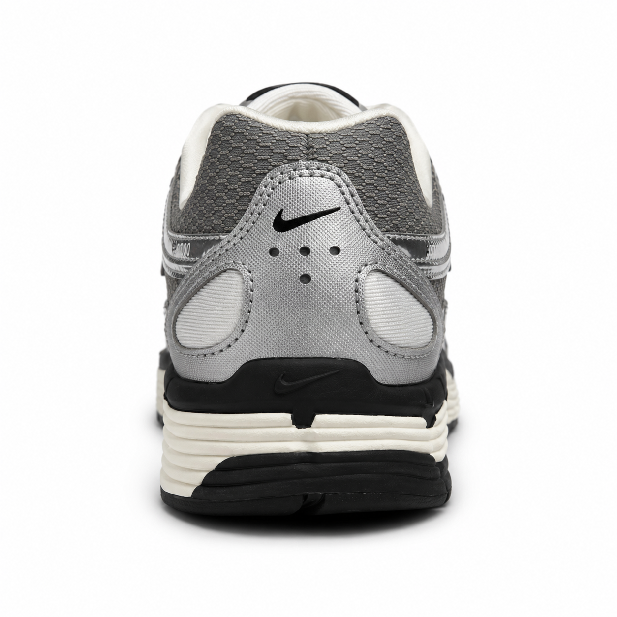Nike P-6000 Silver Metallic - achterkant
