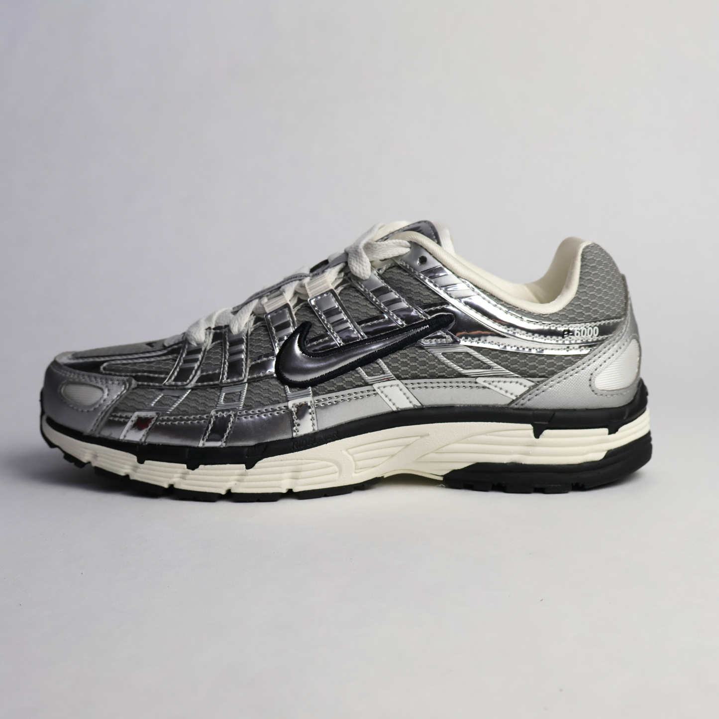 Nike P-6000 silver metalic